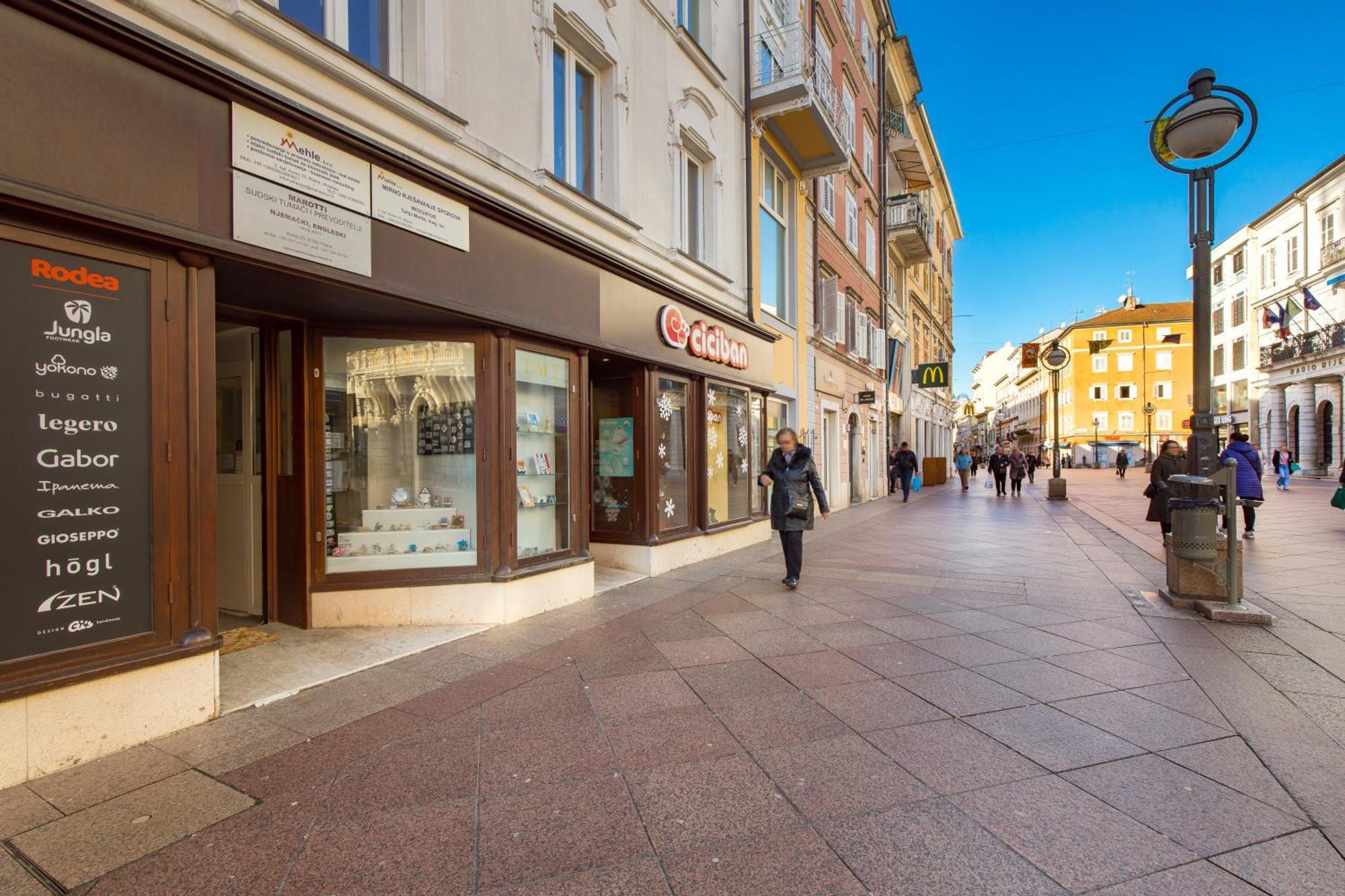 Apartments Neo Rijeka Bagian luar foto